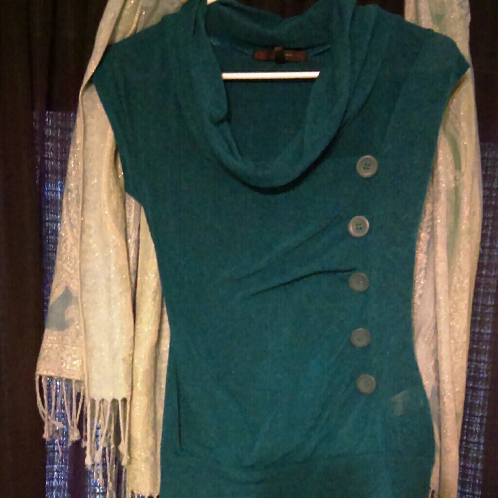 Short sleeve sweater